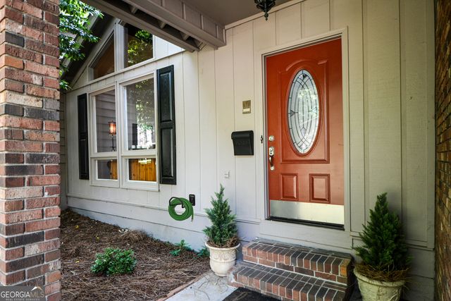270 Lakeview Ridge W, Roswell, GA 30076