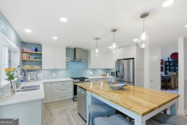 270 Lakeview Ridge W, Roswell, GA 30076