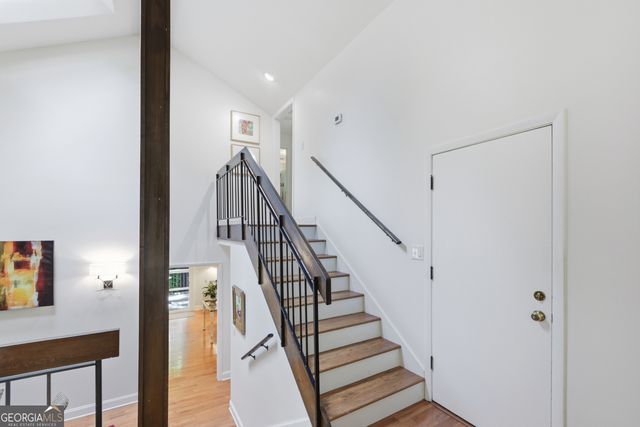 270 Lakeview Ridge W, Roswell, GA 30076