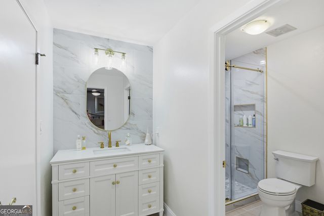 270 Lakeview Ridge W, Roswell, GA 30076
