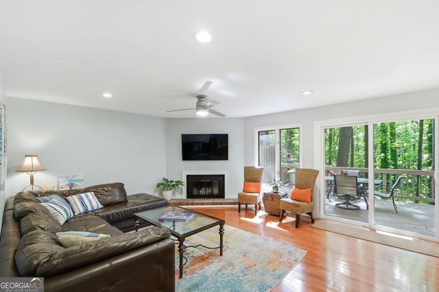 270 Lakeview Ridge W, Roswell, GA 30076