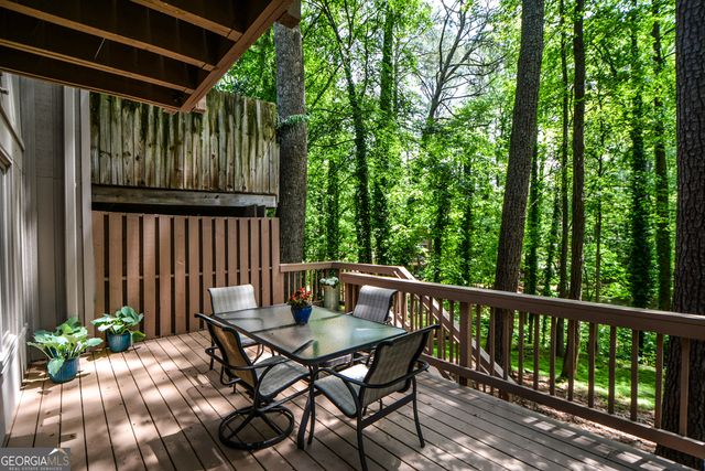 270 Lakeview Ridge W, Roswell, GA 30076