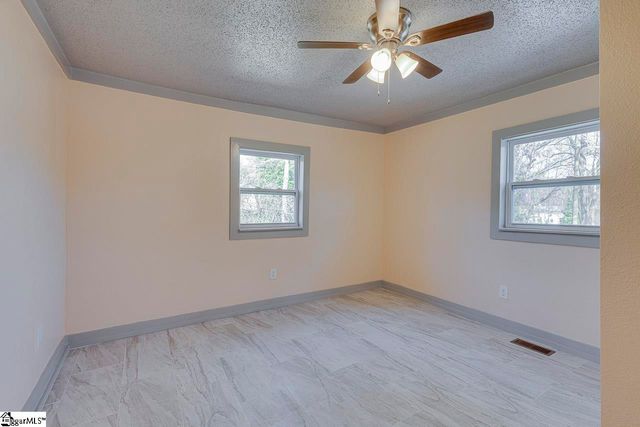 118 W D Avenue Extension, Easley, SC 29640
