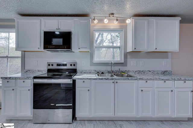 118 W D Avenue Extension, Easley, SC 29640