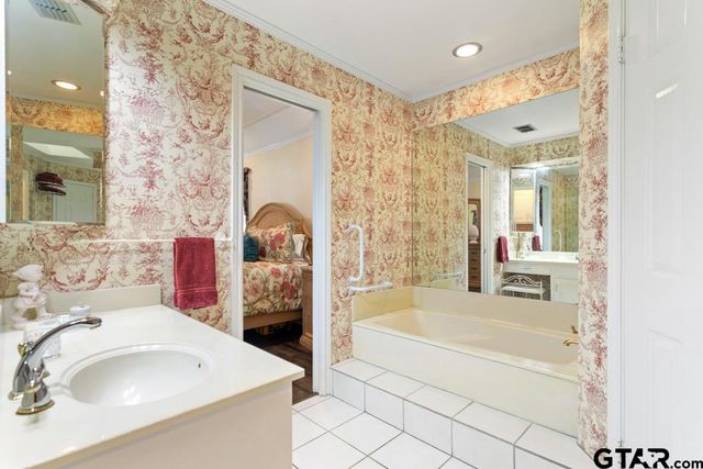 5701 Regents Row, Tyler, TX 75703