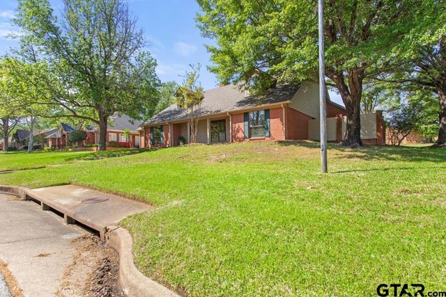 5701 Regents Row, Tyler, TX 75703