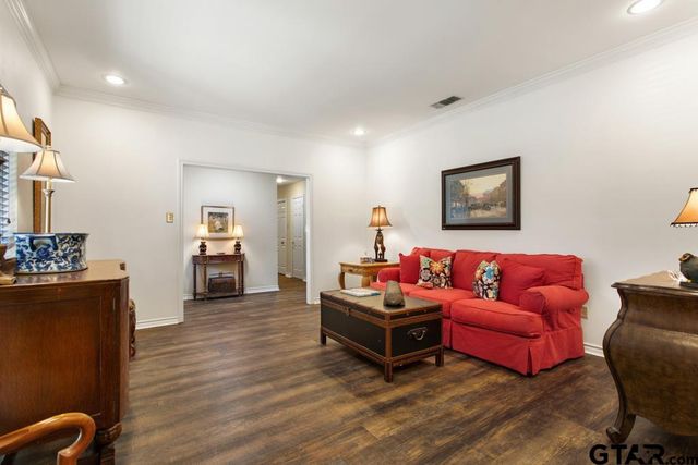 5701 Regents Row, Tyler, TX 75703