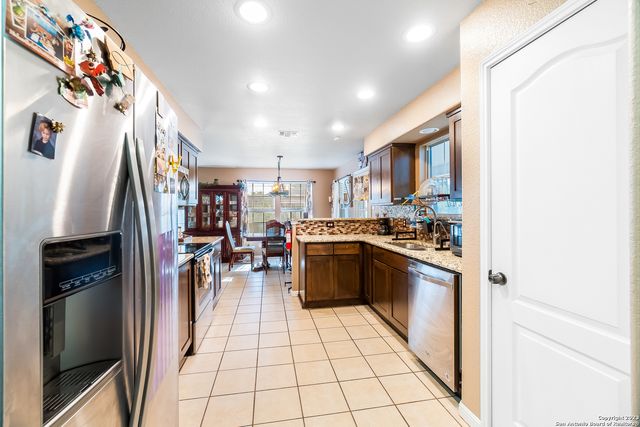 90 NINE PATCH DR, Poteet, TX 78065