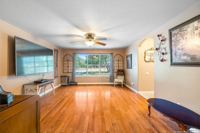 90 NINE PATCH DR, Poteet, TX 78065