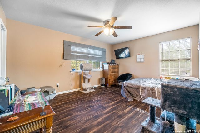 90 NINE PATCH DR, Poteet, TX 78065