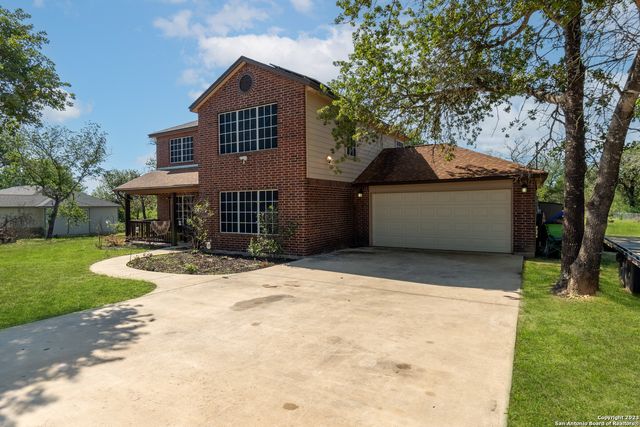 90 NINE PATCH DR, Poteet, TX 78065