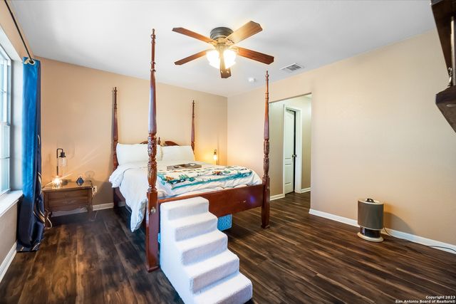 90 NINE PATCH DR, Poteet, TX 78065