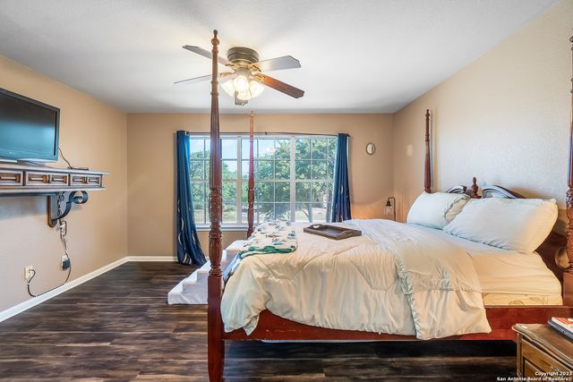 90 NINE PATCH DR, Poteet, TX 78065