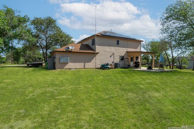 90 NINE PATCH DR, Poteet, TX 78065