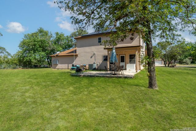 90 NINE PATCH DR, Poteet, TX 78065