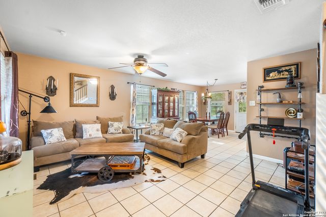 90 NINE PATCH DR, Poteet, TX 78065