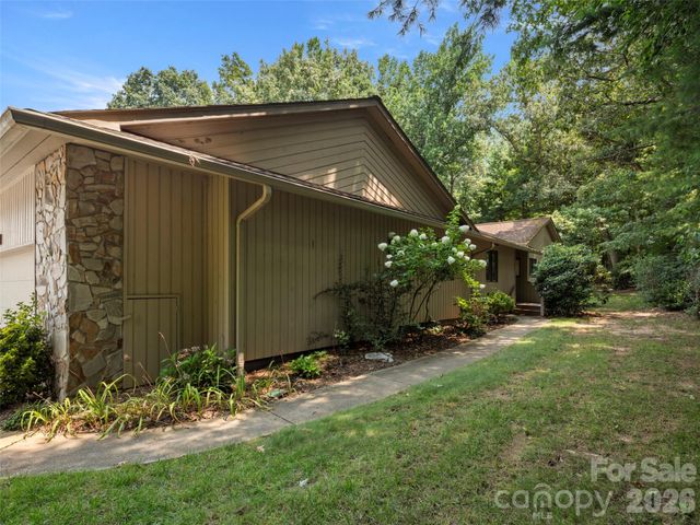 132 Cloverleaf Lane, Asheville, NC 28803