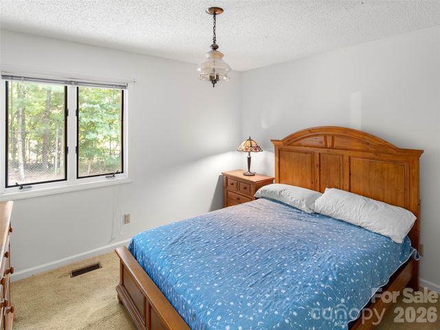 132 Cloverleaf Lane, Asheville, NC 28803