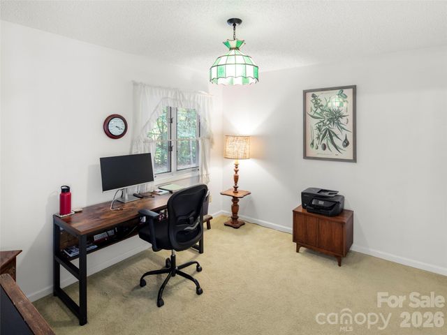 132 Cloverleaf Lane, Asheville, NC 28803