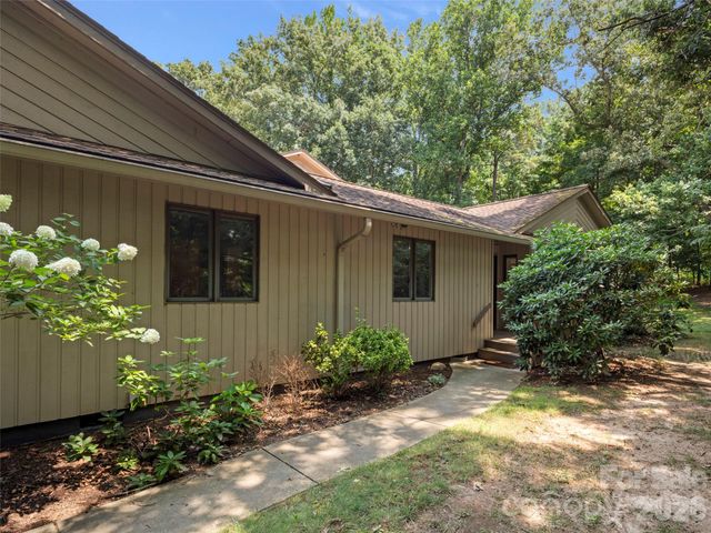 132 Cloverleaf Lane, Asheville, NC 28803