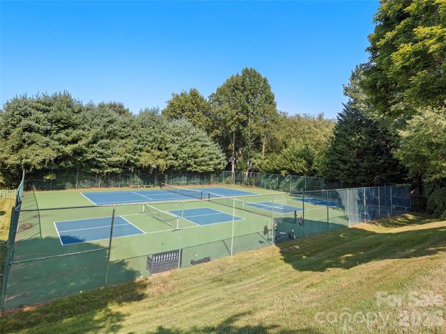 132 Cloverleaf Lane, Asheville, NC 28803