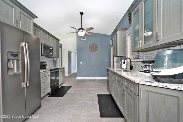 1516 Glendale Avenue NW, Palm Bay, FL 32907