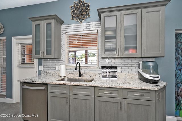 1516 Glendale Avenue NW, Palm Bay, FL 32907