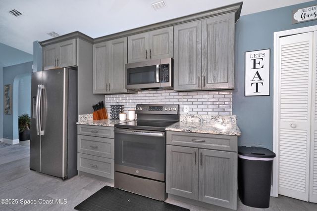 1516 Glendale Avenue NW, Palm Bay, FL 32907