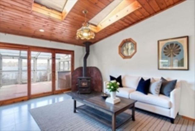 51 Adams, Pembroke, MA 02359