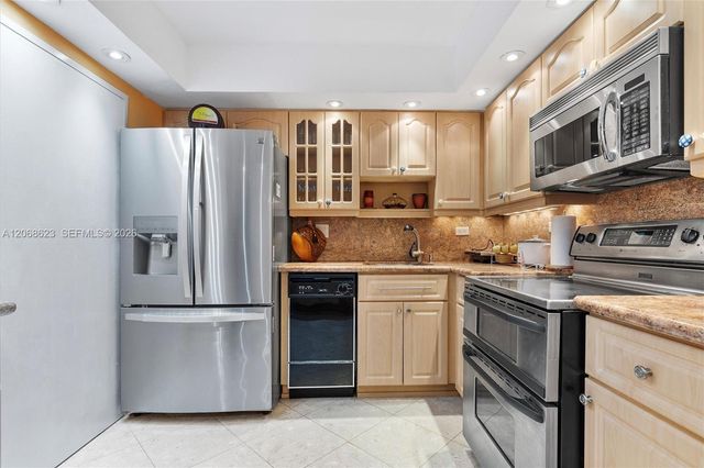 5555 Collins Avenue 10K, Miami Beach, FL 33140