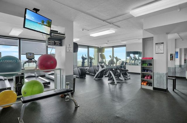 5555 Collins Avenue 10K, Miami Beach, FL 33140