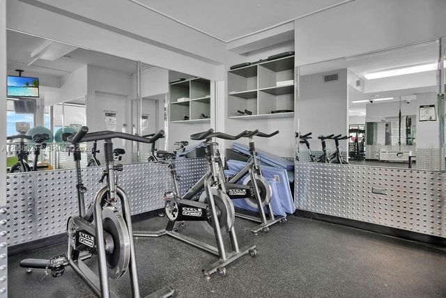 5555 Collins Avenue 10K, Miami Beach, FL 33140