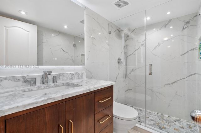 5555 Collins Avenue 10K, Miami Beach, FL 33140