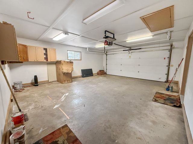 2012 Ida Mae Ct, Minot, ND 58703