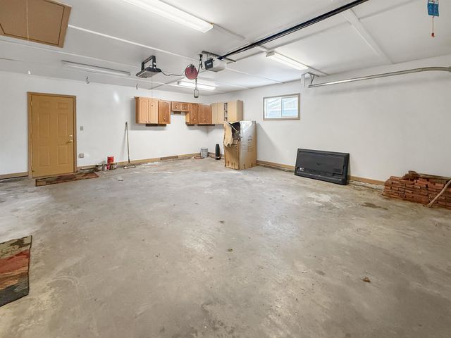 2012 Ida Mae Ct, Minot, ND 58703