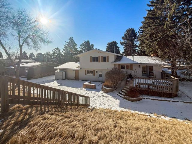 2012 Ida Mae Ct, Minot, ND 58703