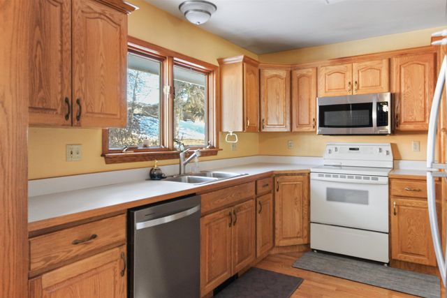 2012 Ida Mae Ct, Minot, ND 58703