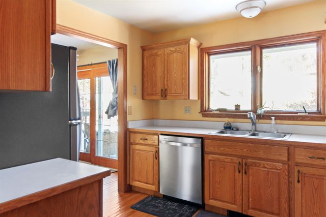 2012 Ida Mae Ct, Minot, ND 58703