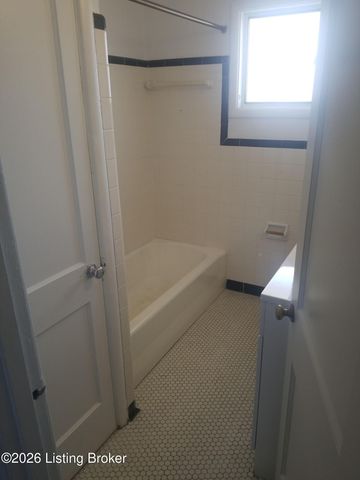 4828 Warbler Way, Lynnview, KY 40213