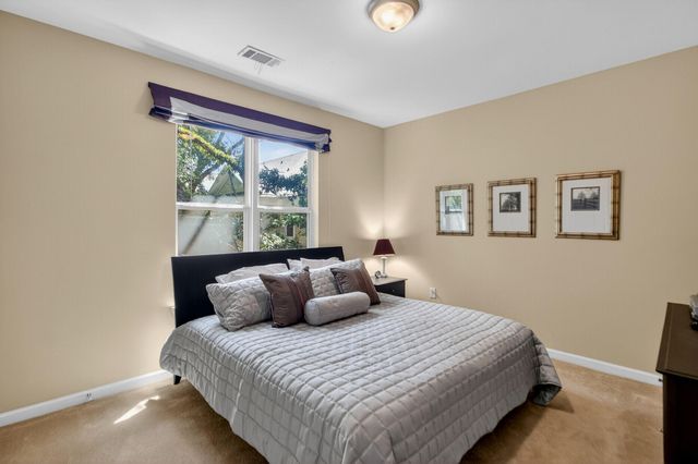 300 Bucksley Lane Unit 302, Charleston, SC 29492