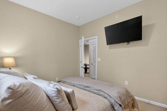 300 Bucksley Lane Unit 302, Charleston, SC 29492