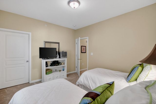 300 Bucksley Lane Unit 302, Charleston, SC 29492