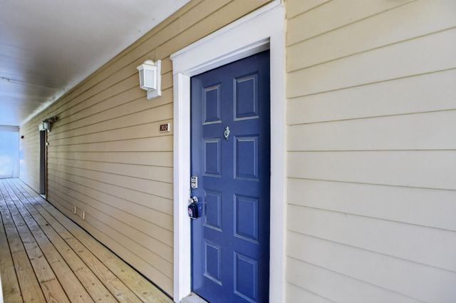300 Bucksley Lane Unit 302, Charleston, SC 29492