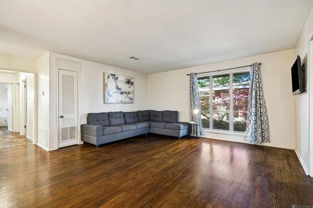 9385 Kingcrest Pkwy, Baton Rouge, LA 70810