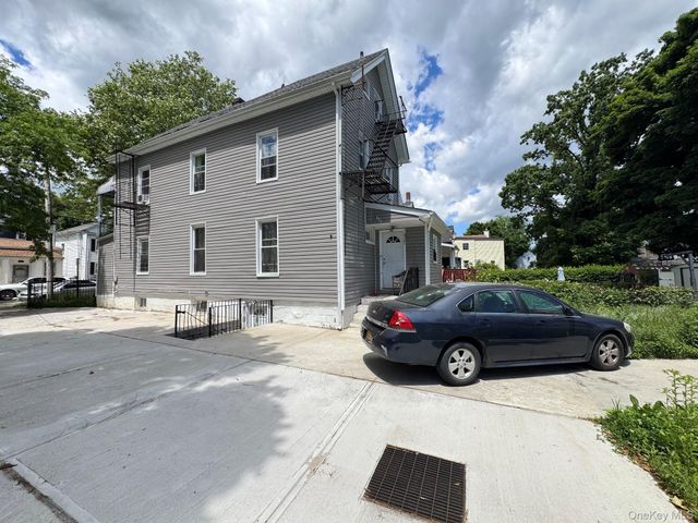 423 S 7th Avenue, Mount Vernon, NY 10550