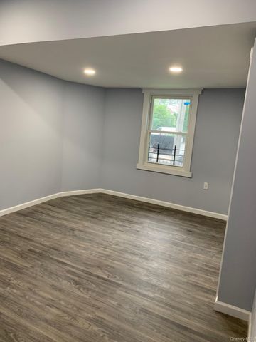 423 S 7th Avenue, Mount Vernon, NY 10550