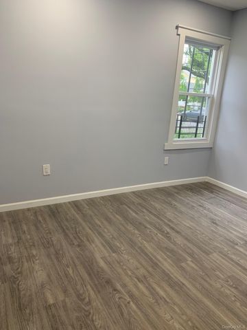 423 S 7th Avenue, Mount Vernon, NY 10550