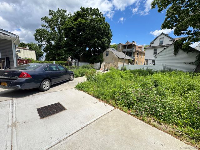 423 S 7th Avenue, Mount Vernon, NY 10550