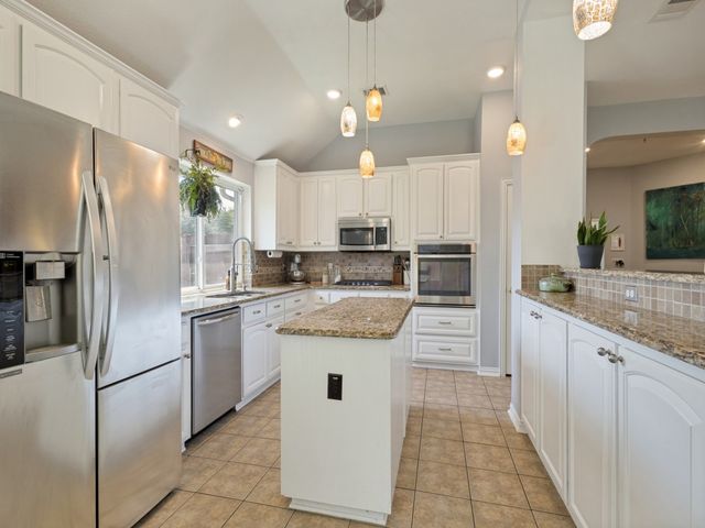 2600 Stanford Drive, Flower Mound, TX 75022