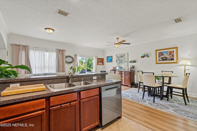 5260 COLLINS Road, 1102, Jacksonville, FL 32244